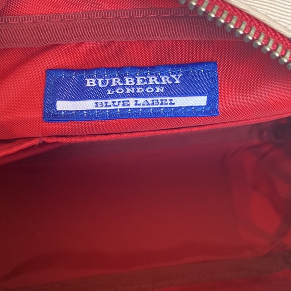 ❤️❤️SOLD❤️❤️Burberry blue label crossbody camera bag - Picture 9 of 11